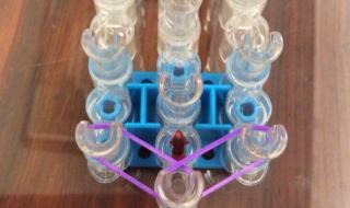 橡皮筋手链编法图解 橡皮筋手链编法图解